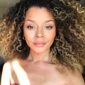 Meet your Posher, Ariona